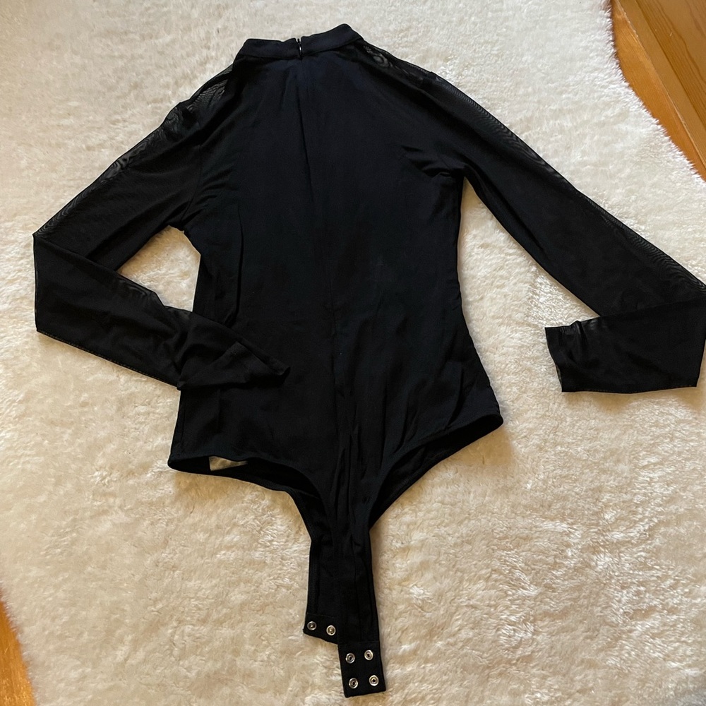 Black Guess medium body suit